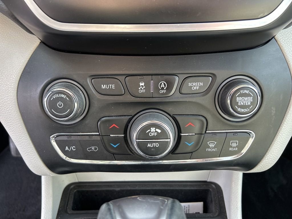 2021 Jeep Cherokee Latitude Lux 4X4