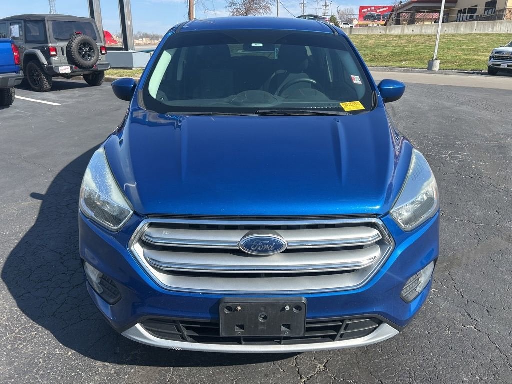 Used 2017 Ford Escape SE with VIN 1FMCU9GD1HUA81556 for sale in Kansas City