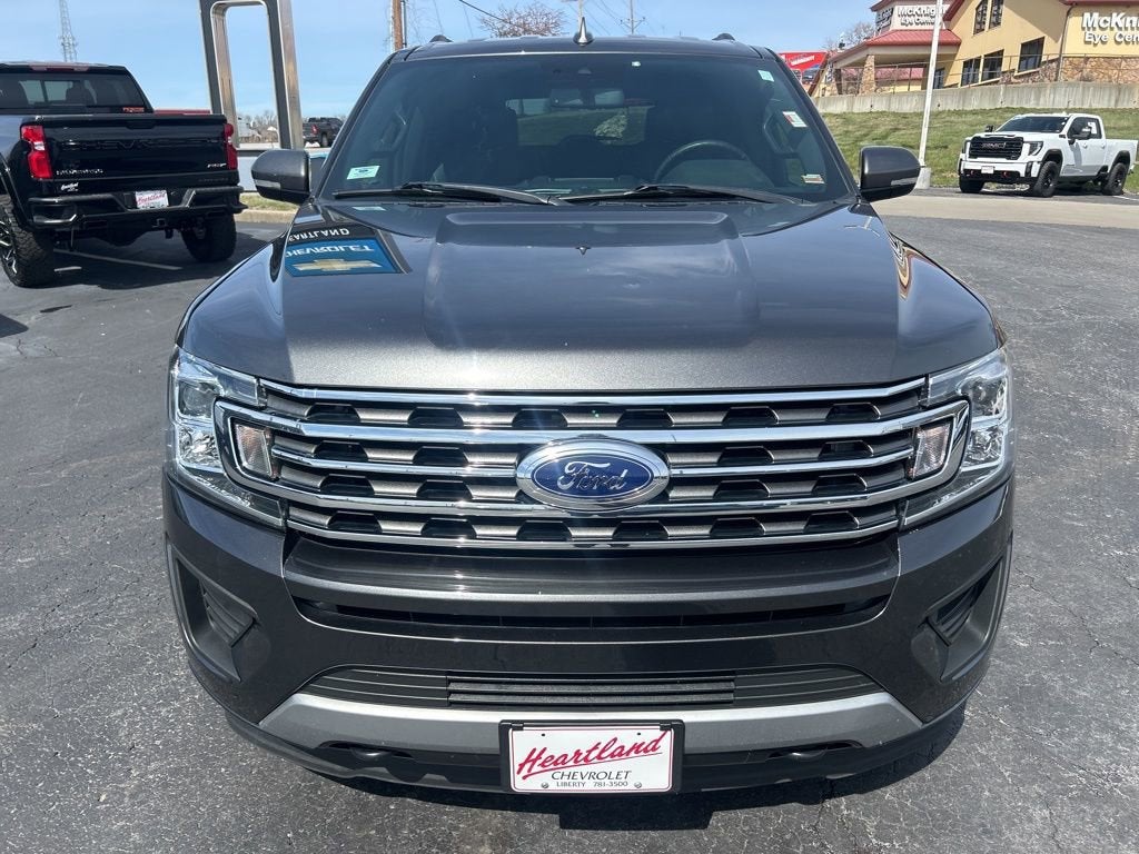 Used 2019 Ford Expedition XLT with VIN 1FMJU1JT9KEA55104 for sale in Kansas City