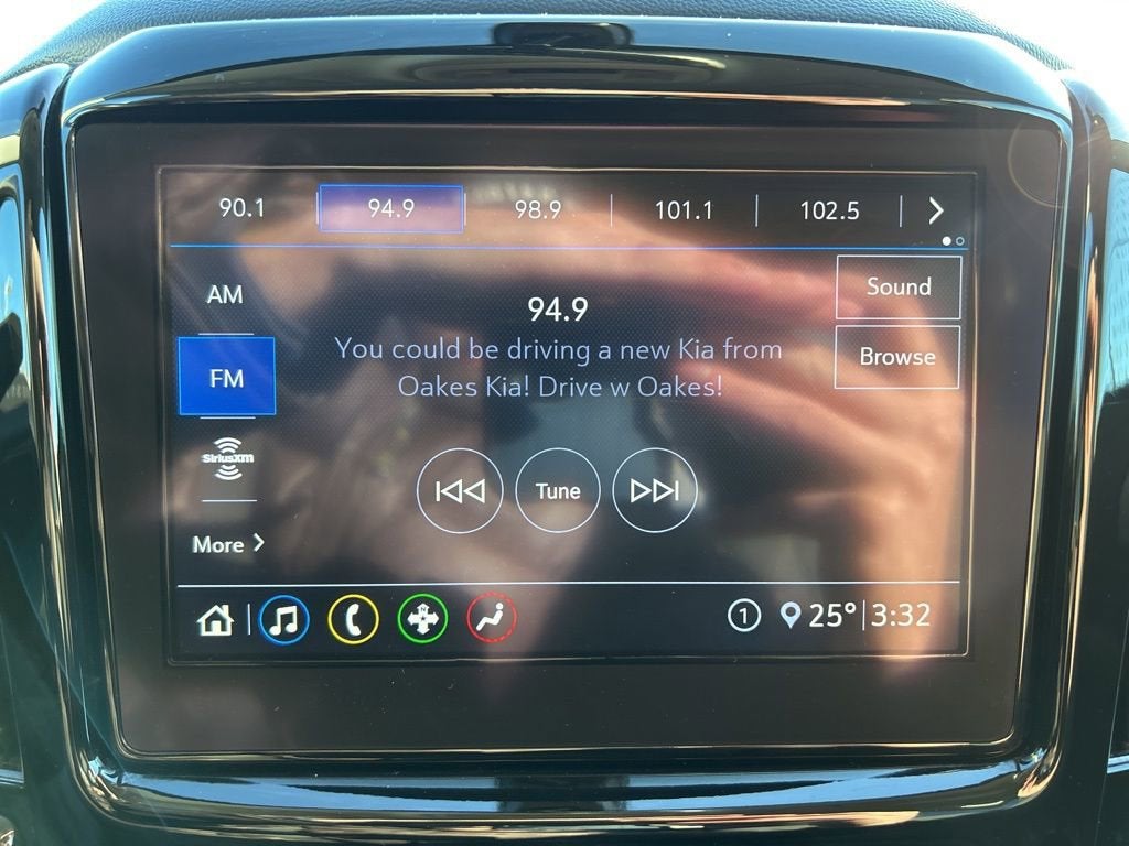 2020 Chevrolet Traverse LT Cloth