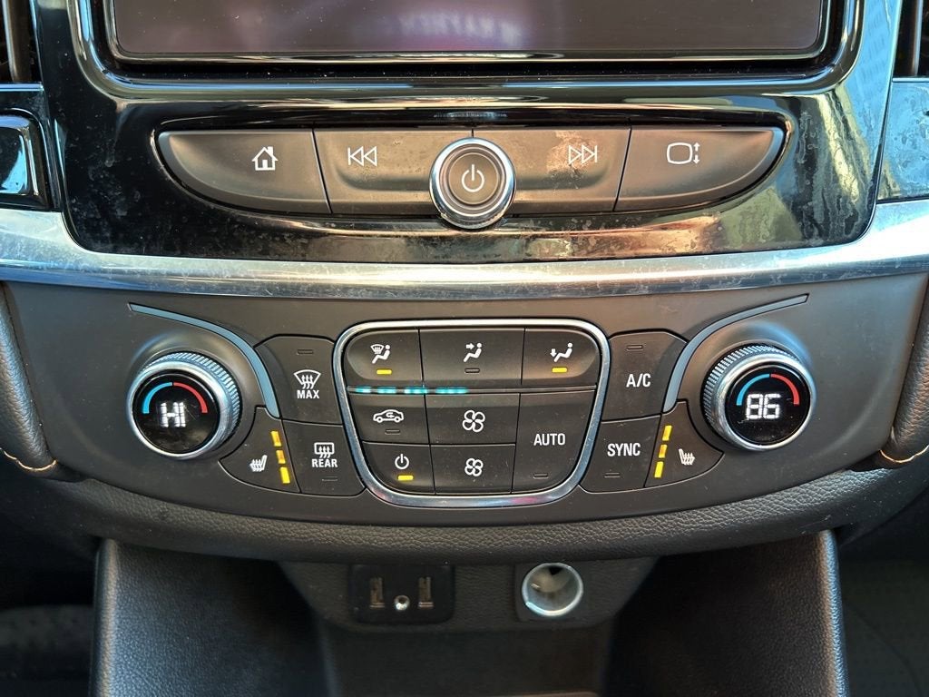 2020 Chevrolet Traverse LT Cloth