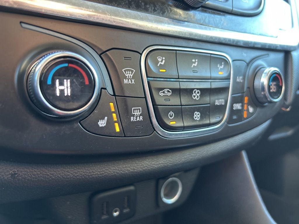 2020 Chevrolet Traverse LT Cloth