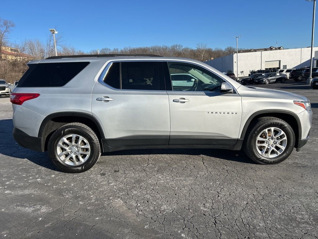 2020 Chevrolet Traverse LT Cloth