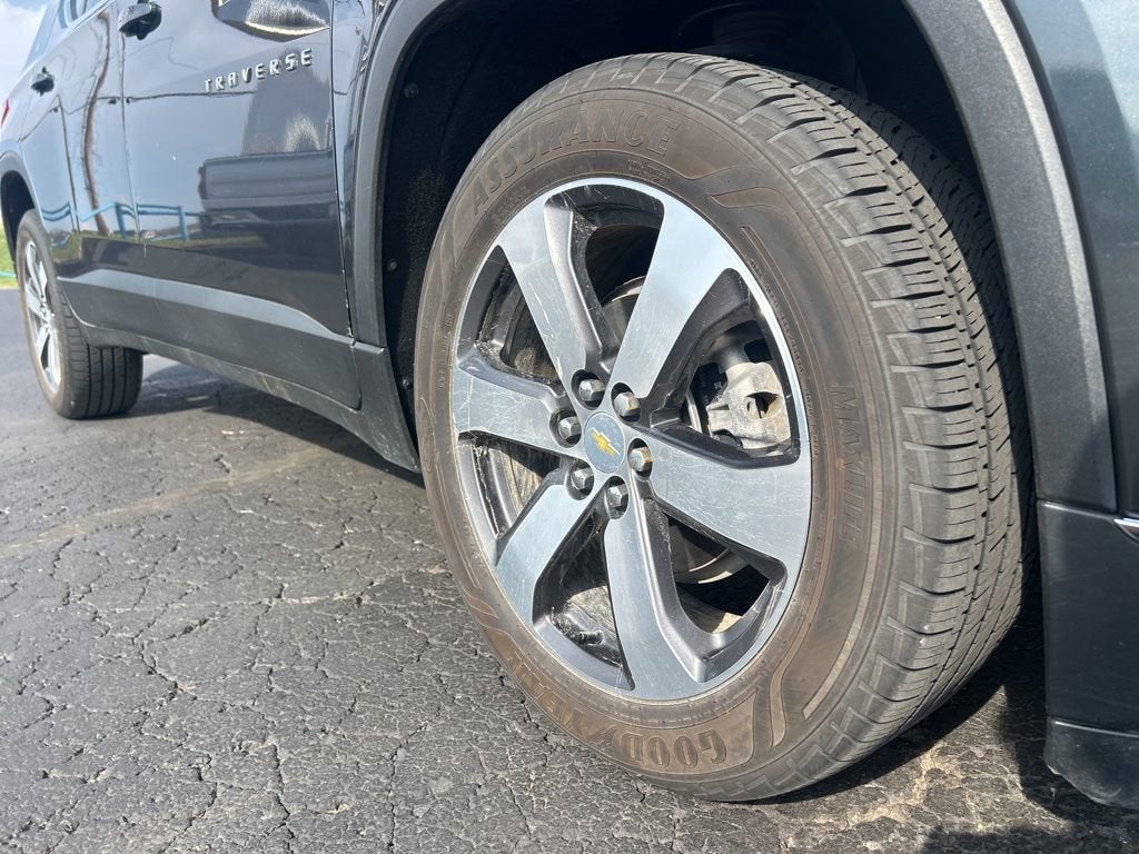2021 Chevrolet Traverse LT Leather