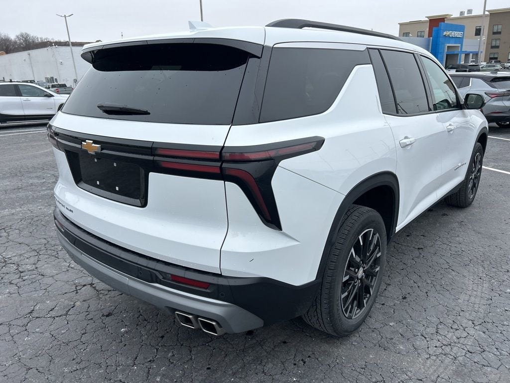2025 Chevrolet Traverse LT