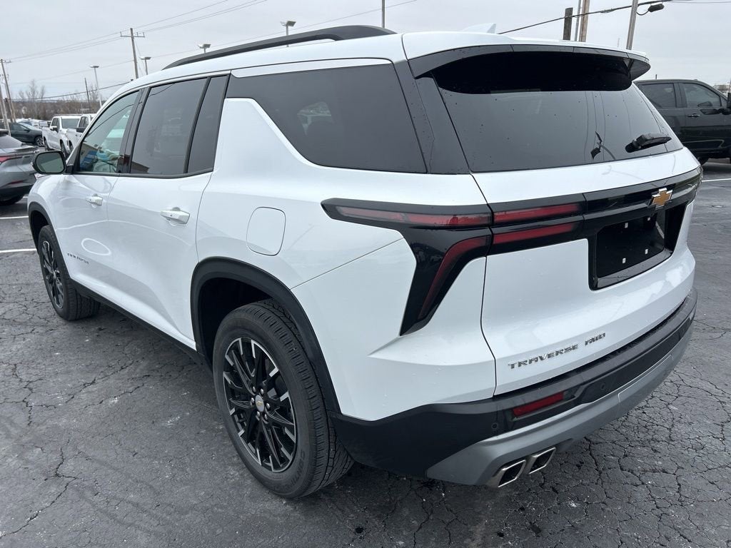 2025 Chevrolet Traverse LT