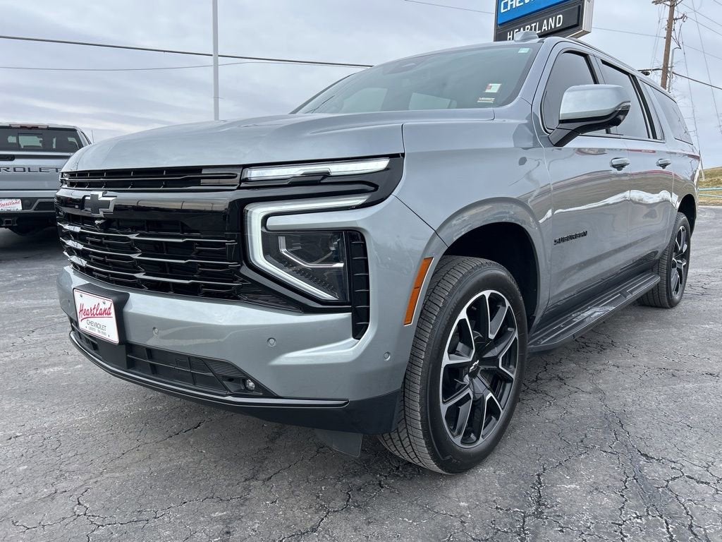 2025 Chevrolet Suburban RST