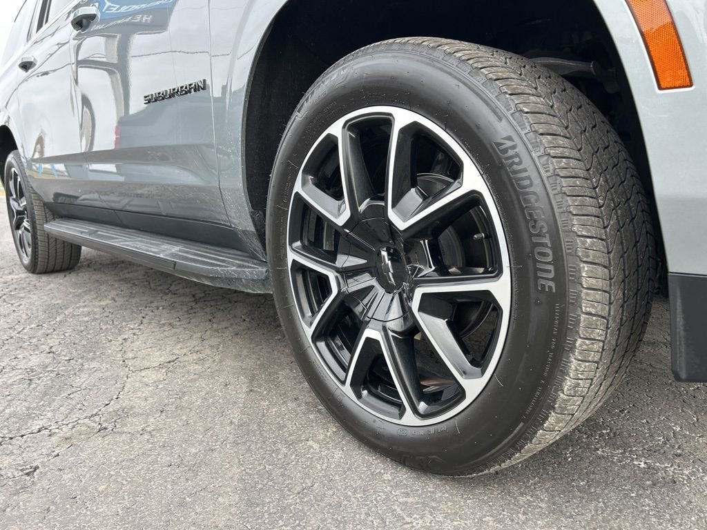 2025 Chevrolet Suburban RST