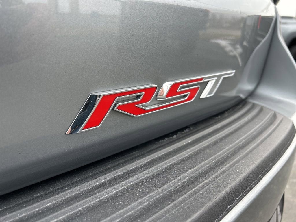 2025 Chevrolet Suburban RST