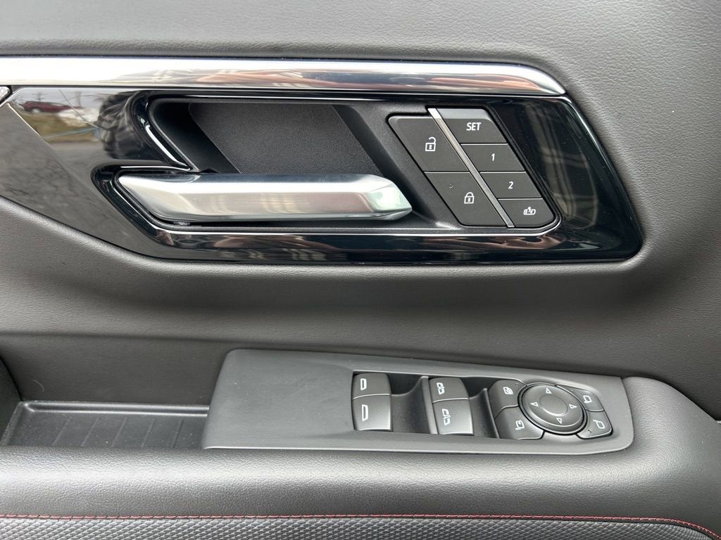 2025 Chevrolet Suburban RST