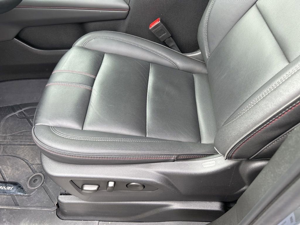 2025 Chevrolet Suburban RST