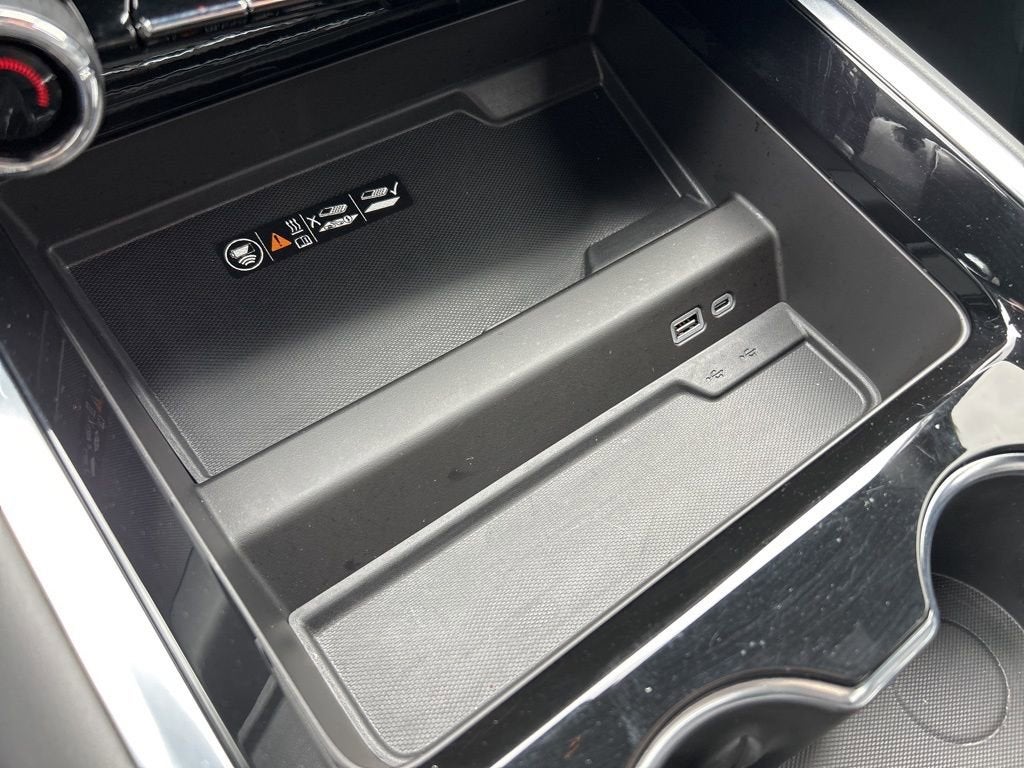 2025 Chevrolet Suburban RST