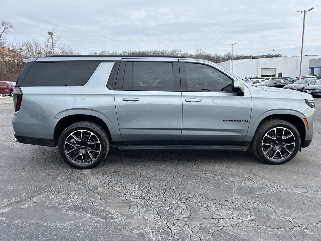 2025 Chevrolet Suburban RST