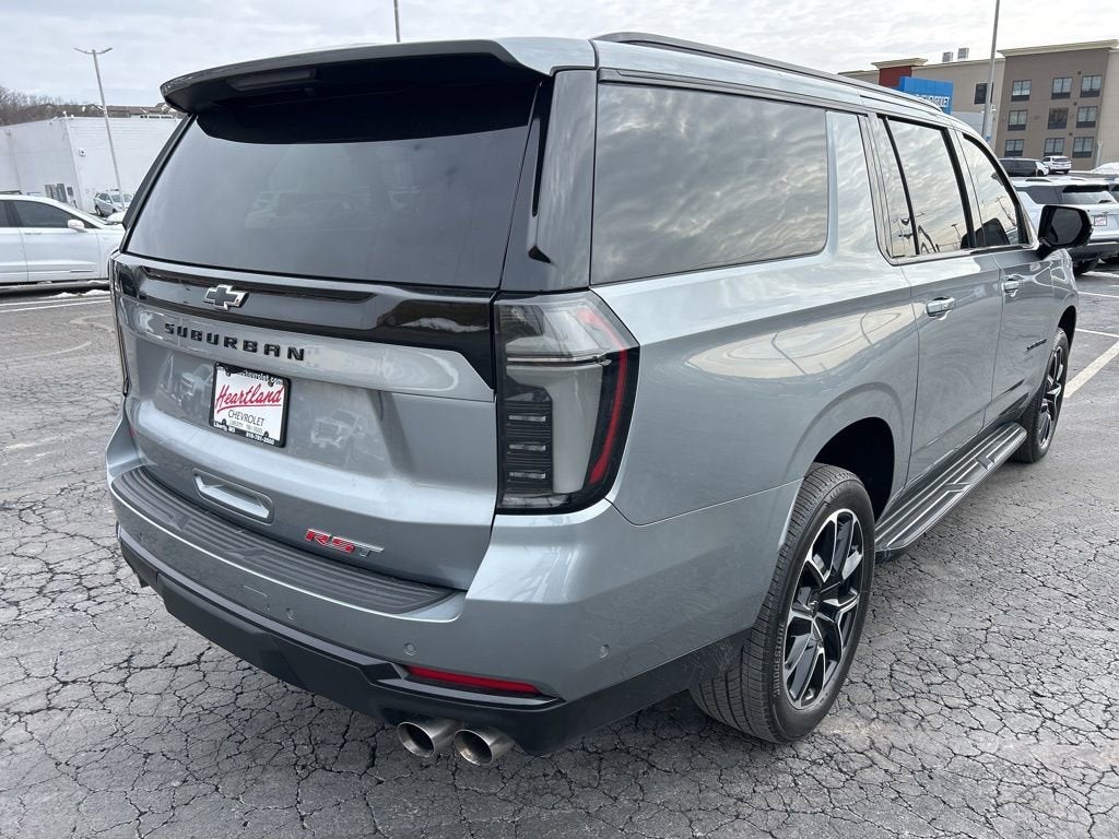 2025 Chevrolet Suburban RST