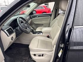 2023 Volkswagen Atlas 2.0T SE w/Technology