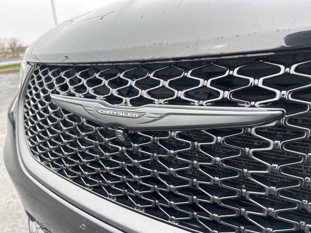 2024 Chrysler Pacifica Hybrid Premium S Appearance Pkg