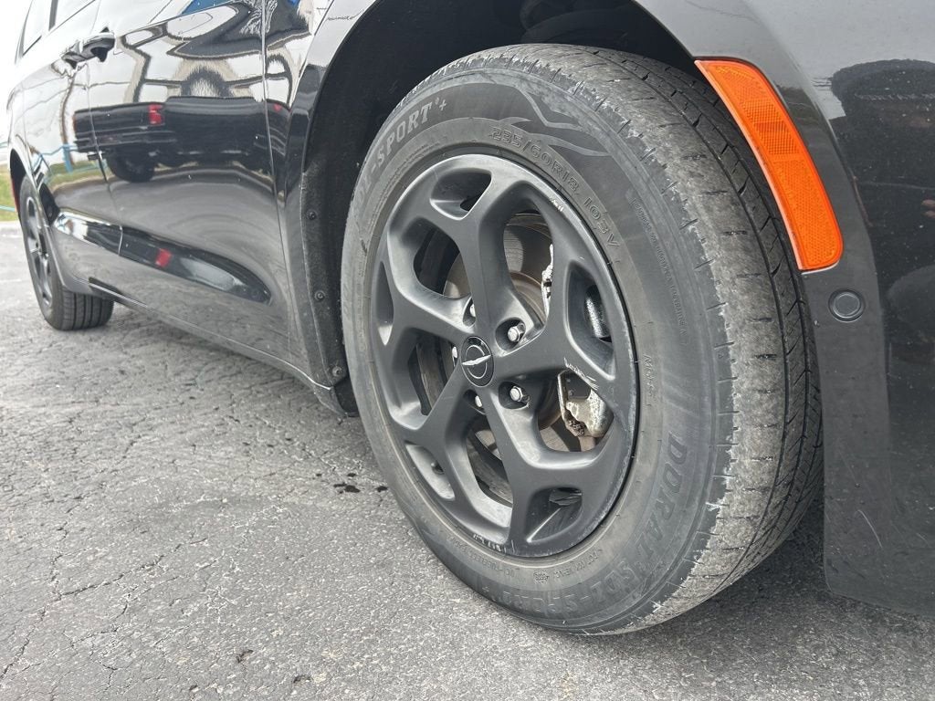 2024 Chrysler Pacifica Hybrid Premium S Appearance Pkg