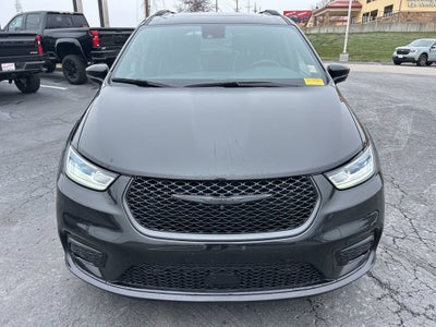 2024 Chrysler Pacifica Hybrid Premium S Appearance Pkg