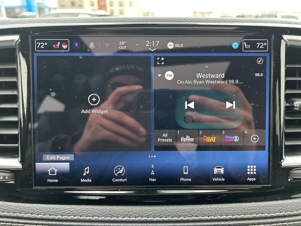 2024 Chrysler Pacifica Hybrid Premium S Appearance Pkg