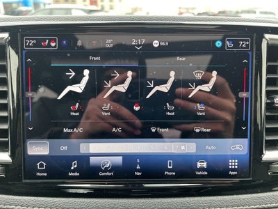 2024 Chrysler Pacifica Hybrid Premium S Appearance Pkg