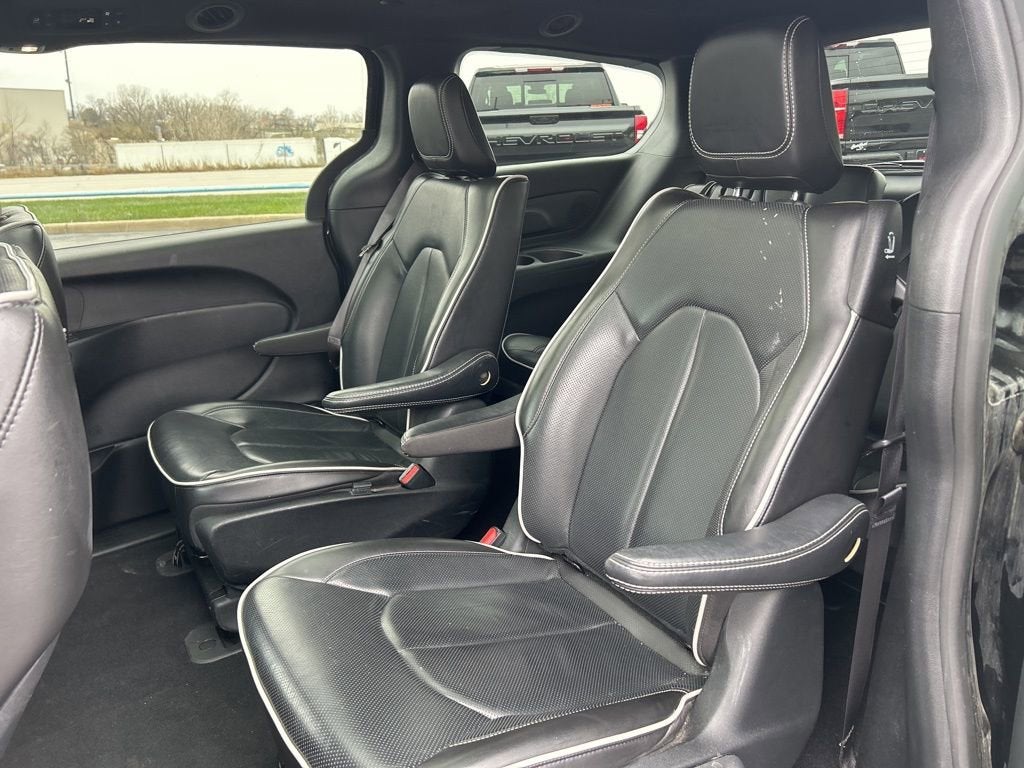 2024 Chrysler Pacifica Hybrid Premium S Appearance Pkg