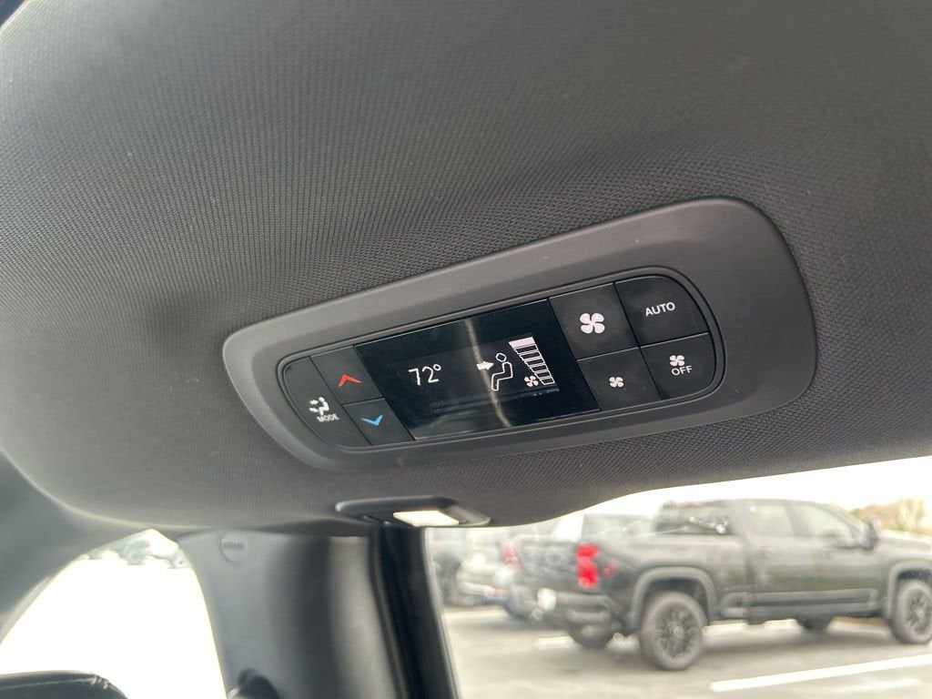 2024 Chrysler Pacifica Hybrid Premium S Appearance Pkg