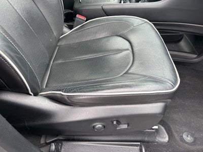 2024 Chrysler Pacifica Hybrid Premium S Appearance Pkg