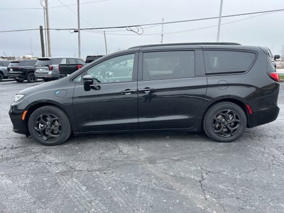 2024 Chrysler Pacifica Hybrid Premium S Appearance Pkg