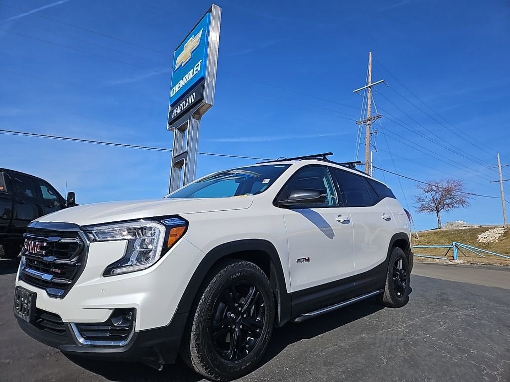 Used 2022 GMC Terrain AT4 with VIN 3GKALYEV4NL269986 for sale in Kansas City