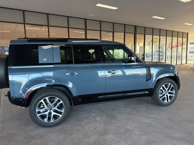 2024 Land Rover Defender 110 P400 X-Dynamic SE