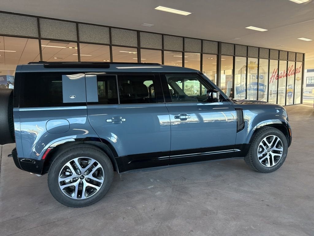 2024 Land Rover Defender 110 P400 X-Dynamic SE