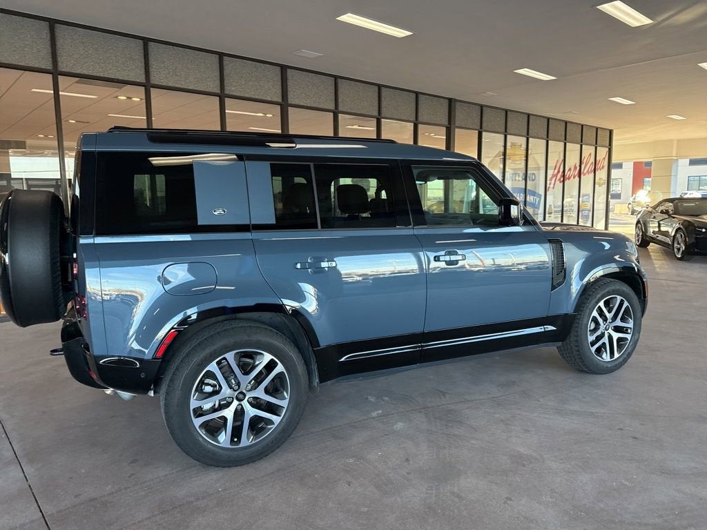 2024 Land Rover Defender 110 P400 X-Dynamic SE