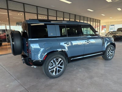 2024 Land Rover Defender 110 P400 X-Dynamic SE