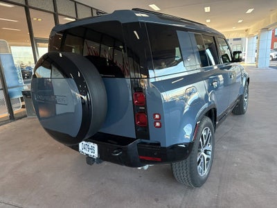 2024 Land Rover Defender 110 P400 X-Dynamic SE