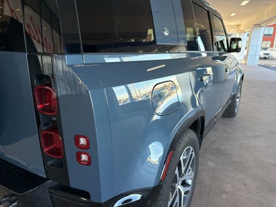 2024 Land Rover Defender 110 P400 X-Dynamic SE