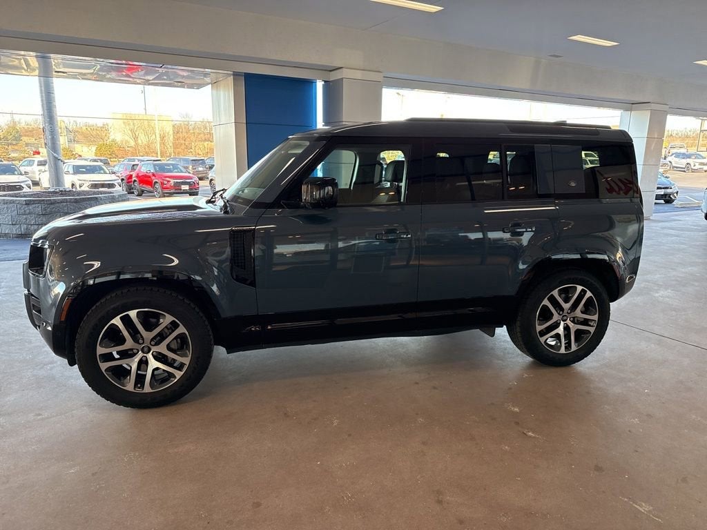 2024 Land Rover Defender 110 P400 X-Dynamic SE