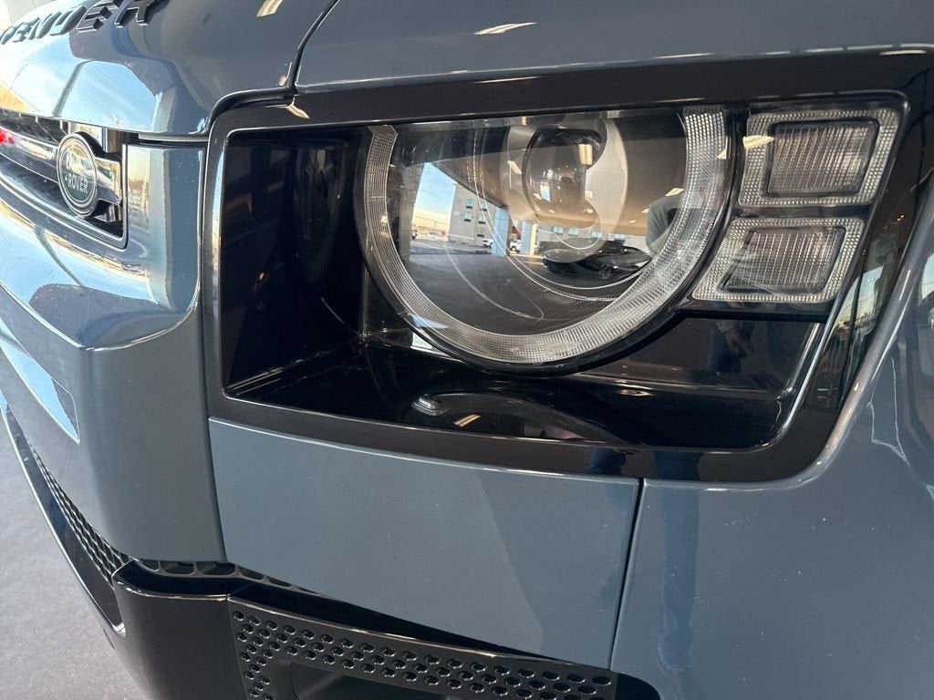 2024 Land Rover Defender 110 P400 X-Dynamic SE