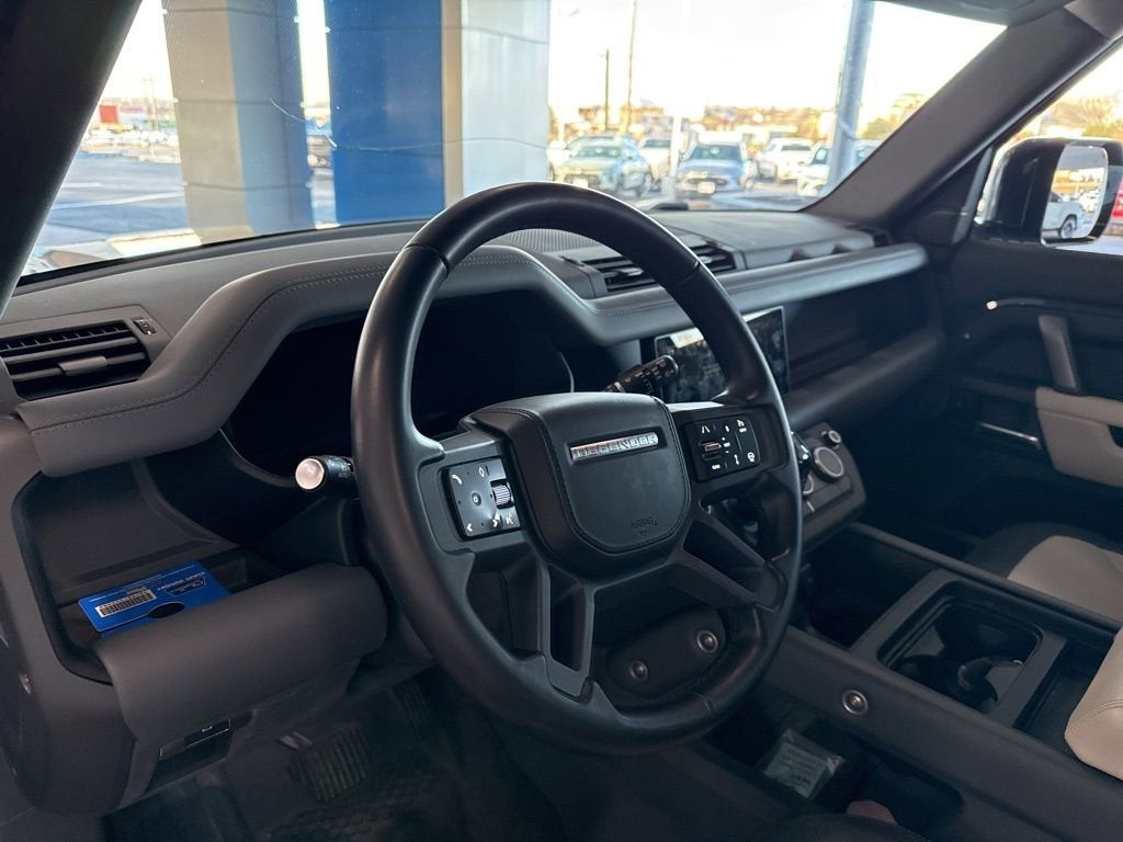 2024 Land Rover Defender 110 P400 X-Dynamic SE