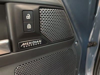 2024 Land Rover Defender 110 P400 X-Dynamic SE