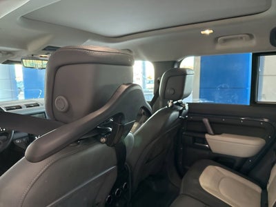 2024 Land Rover Defender 110 P400 X-Dynamic SE