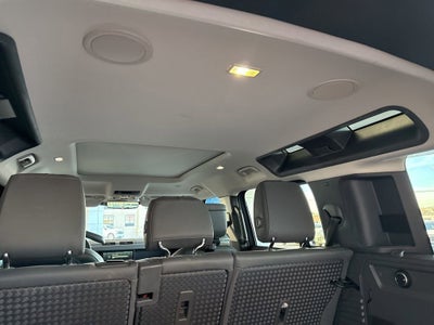 2024 Land Rover Defender 110 P400 X-Dynamic SE