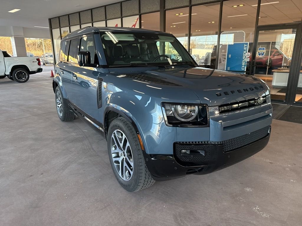 2024 Land Rover Defender 110 P400 X-Dynamic SE