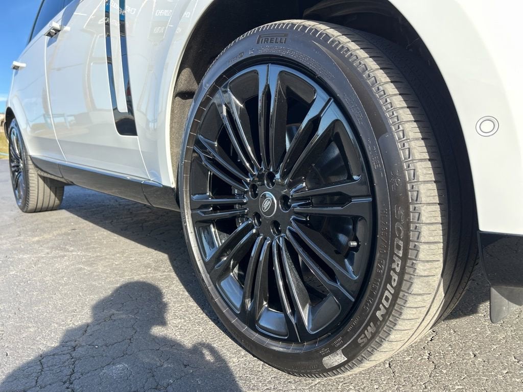 2025 Land Rover Range Rover SE