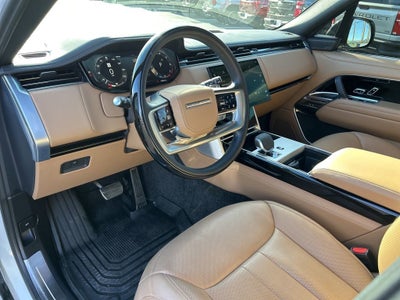 2025 Land Rover Range Rover SE