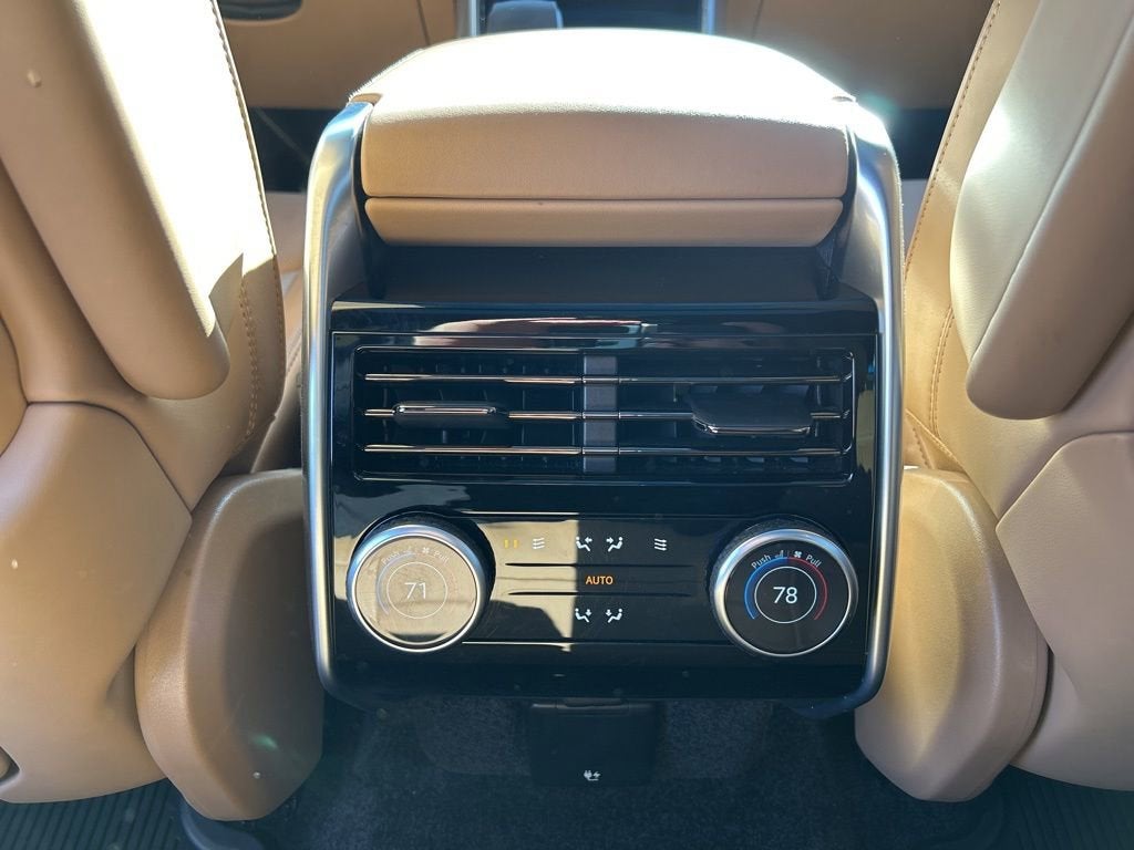 2025 Land Rover Range Rover SE