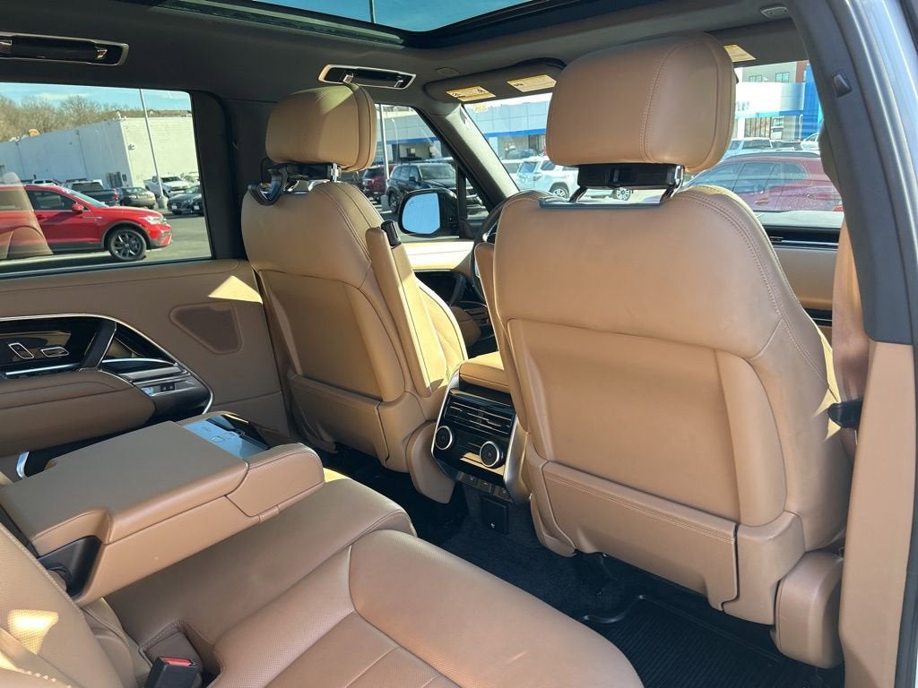 2025 Land Rover Range Rover SE