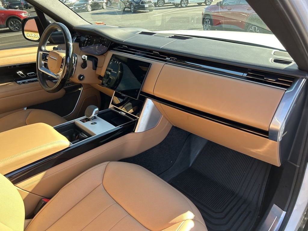 2025 Land Rover Range Rover SE