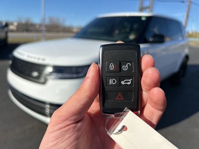 2025 Land Rover Range Rover SE