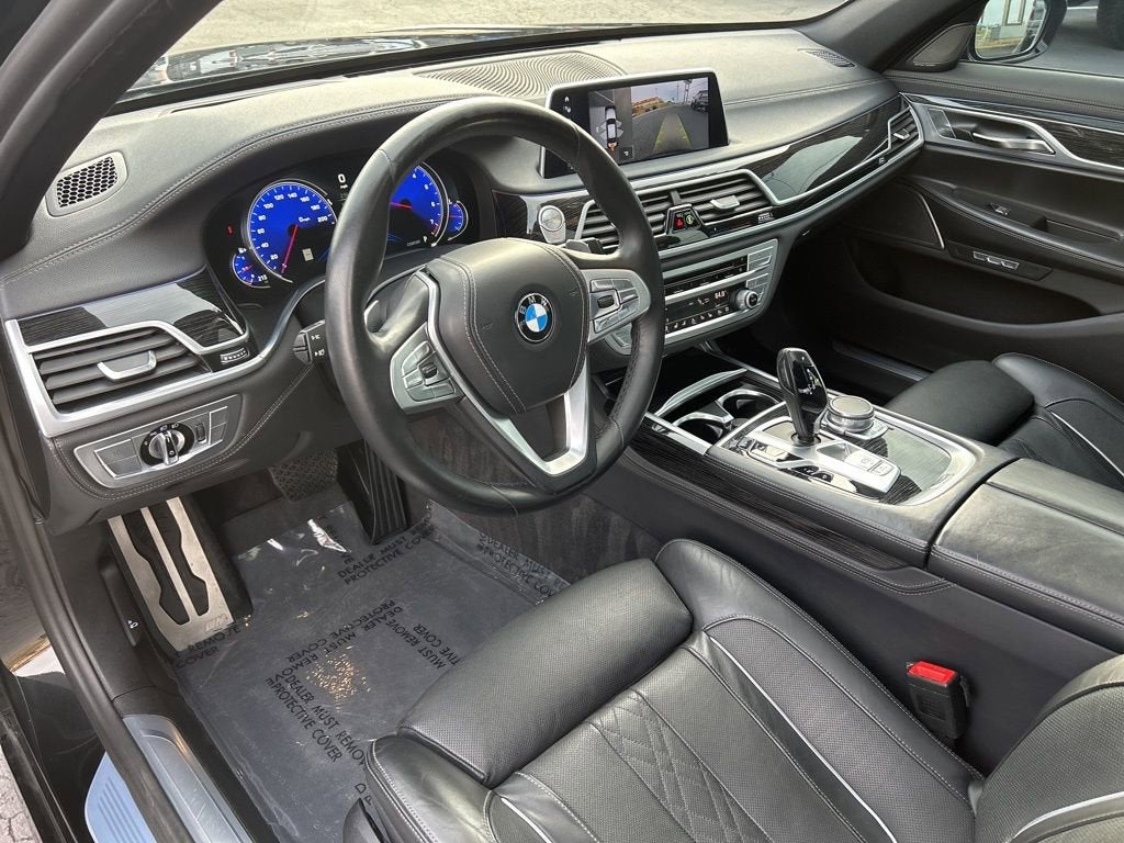 2017 BMW 750i 750i