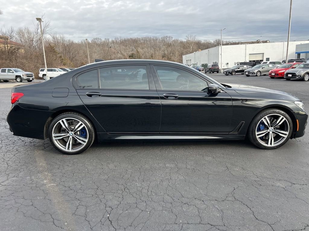 2017 BMW 750i 750i
